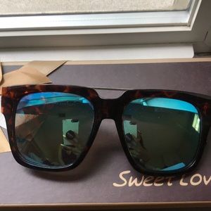 SOLD Quay Sunglasses